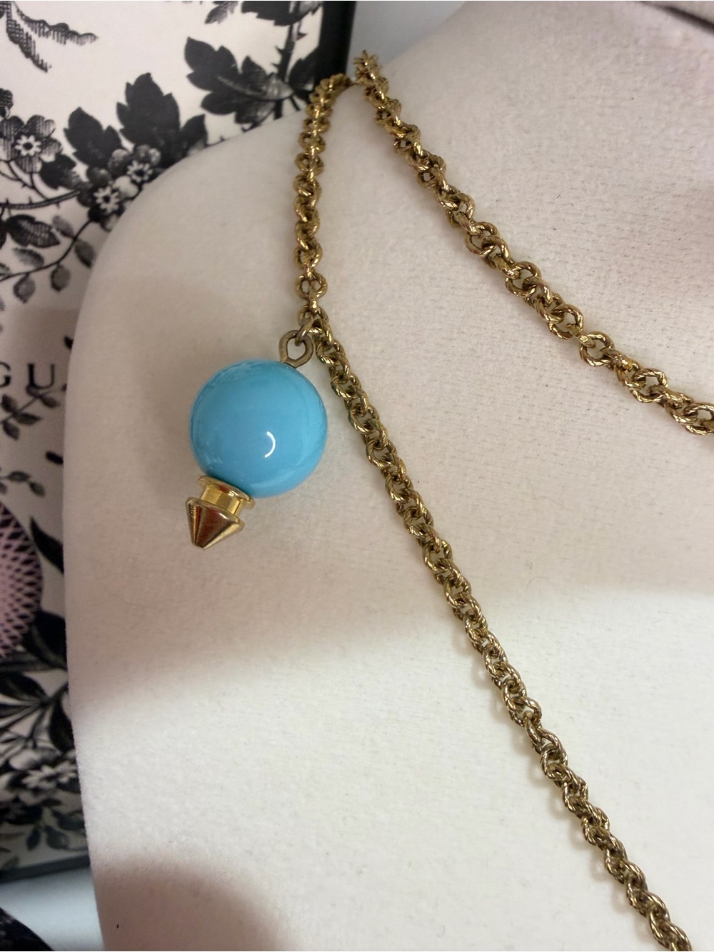 🩵RARE SOLD OUT EVERYWHERE Gucci Crystal GG Necklace - Picture 4 of 12